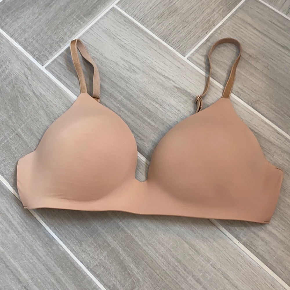 Victoria Secret wireless t-shirt bra